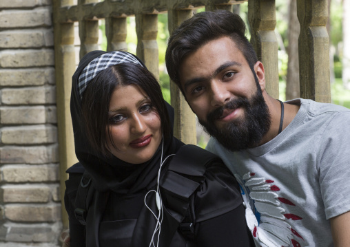Smiling iranian couple, Isfahan province, Isfahan, Iran