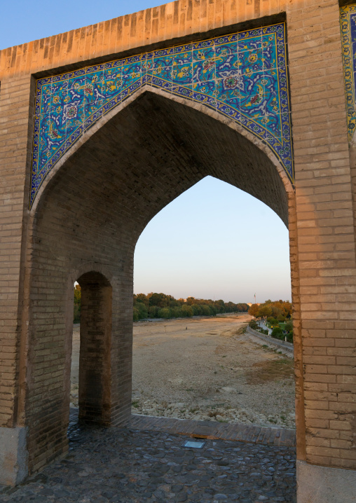 Khaju bridge Pol-e Khaju over dry Zayandeh river, Isfahan Province, Isfahan, Iran