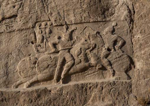 Equestrian relief of bahram ii below tomb of Darius ii Nothus at Naqsh-e Rustam necropolis, Fars Province, Shiraz, Iran