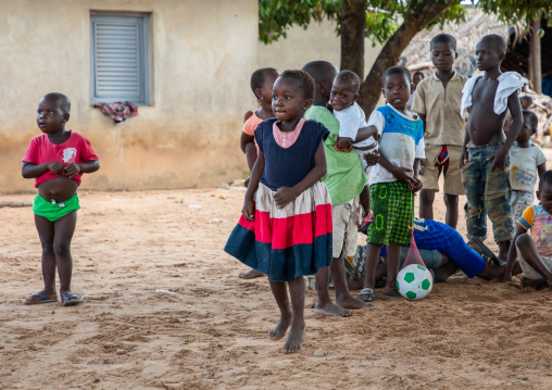 Children in the courtyard of a village, Région des Lacs, Bomizanbo, Ivory Coast