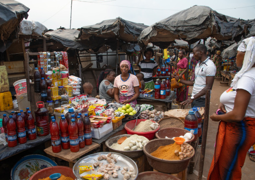 African woman selling on a local market, Tonkpi Region, Man, Ivory Coast