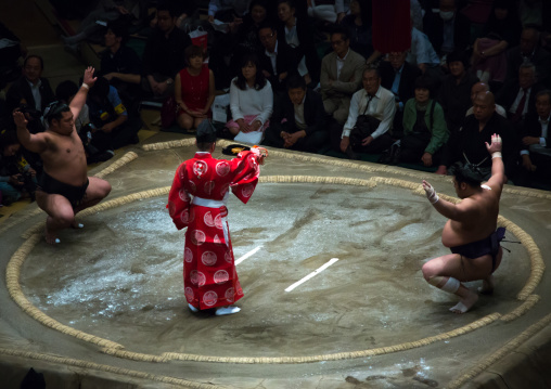 Sumo wrestlers before the fight in the ryogoku kokugikan sumo arena, Kanto region, Tokyo, Japan