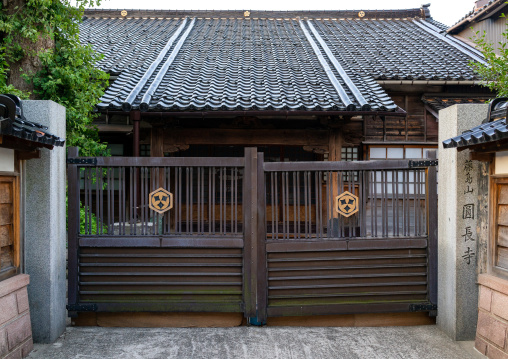 Wooden house gate in Higashichaya old town, Ishikawa Prefecture, Kanazawa, Japan