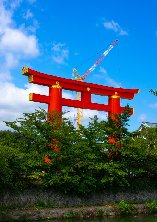Heian jingu shrine torii gate, Kansai region, Kyoto, Japan