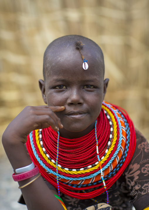 El molo tribe child girl, Turkana lake, Loiyangalani, Kenya