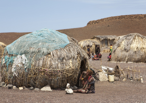 Grass huts in el molo tribe village, Turkana lake, Loiyangalani, Kenya