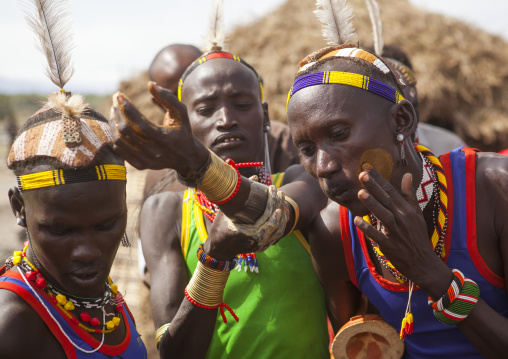 Men make up in dassanech, Tribe, Turkana lake, Loiyangalani, Kenya