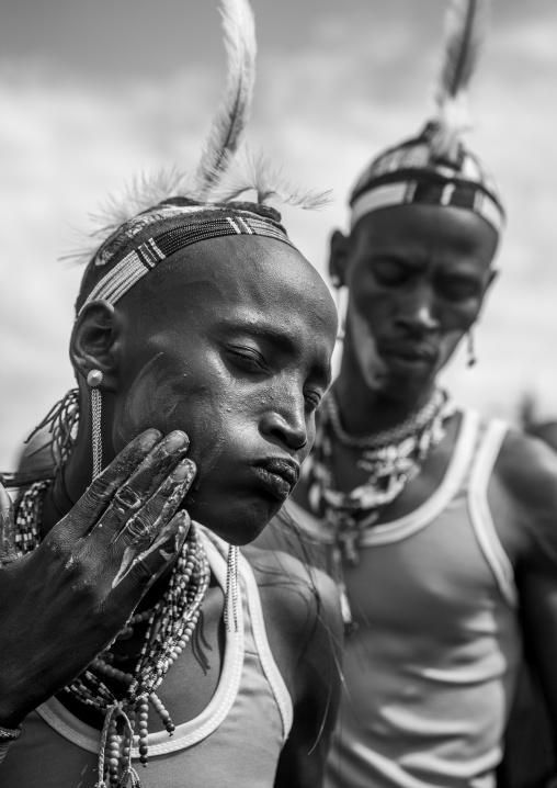 Men make up in dassanech tribe, Turkana lake, Loiyangalani, Kenya