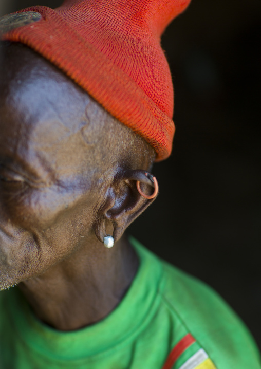 Rendille tribe old man, Marsabit district, Ngurunit, Kenya