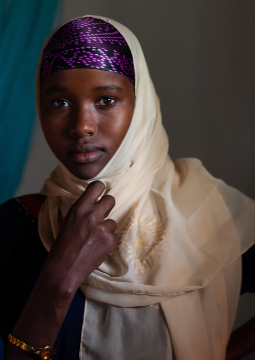 Teenage girl with white veil portrai, Lamu county, Matondoni, Kenya