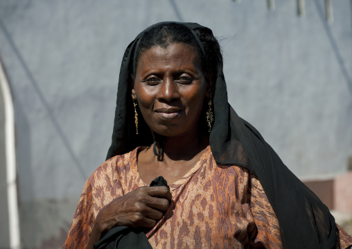 Portrait of a muslim woman with a black veil, Lamu County, Lamu, Kenya