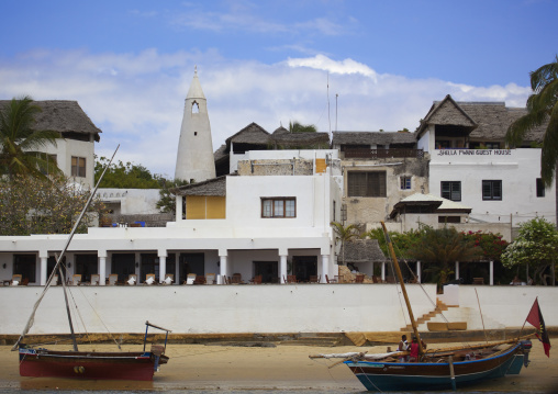 Peoponi hotel and the friday mosque in the back, Lamu County, Shela, Kenya
