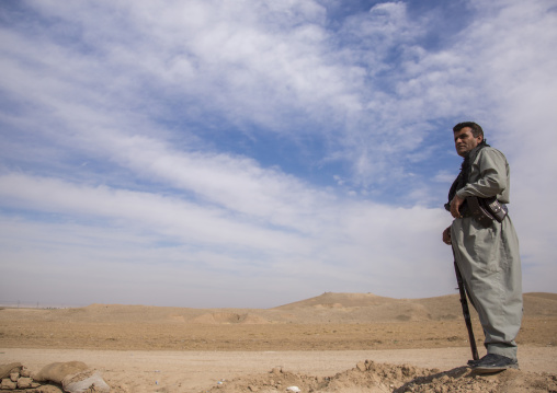 Peshmerga On The Frontline, Taza, Kurdistan, Iraq