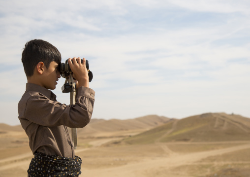 Young Peshmerga On The Frontline, Kirkuk, Kurdistan, Iraq