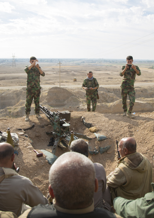 Kurdish Peshmergas On The Frontline Taking Photos Souvenirs, Kirkuk, Kurdistan, Iraq