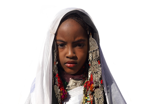 Tuareg girl in traditionnal clothing, Tripolitania, Ghadames, Libya