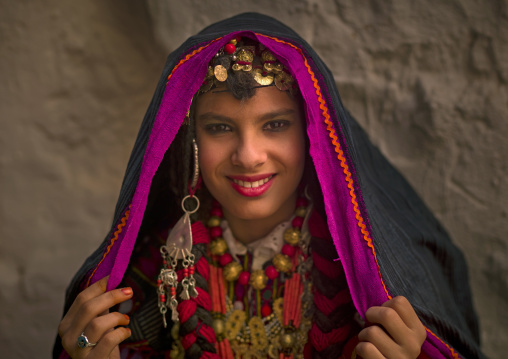 Tuareg girl in traditional clothing, Tripolitania, Ghadames, Libya