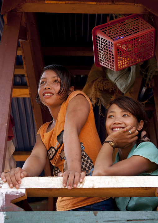 Alak teenage girls, Boloven, Laos