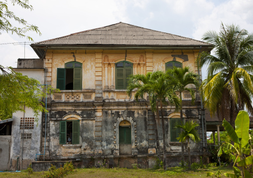 Old colonial house, Phonsaad, Laos