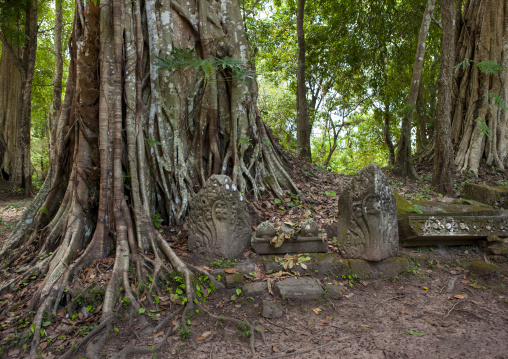 Oumong temple khmer ruins, Ban lak seesip, Laos