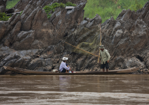 Fishermen on mekong river, Houei xay, Laos