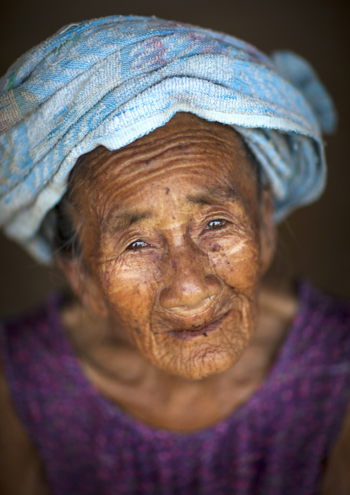 Lao lum tribe old woman, Pakbeng, Laos