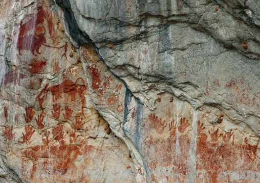 Prehistoric rocks paintings on the mekong, Luang prabang, Laos