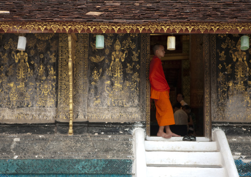 Monk in vat xieng thong temple, Luang prabang, Laos