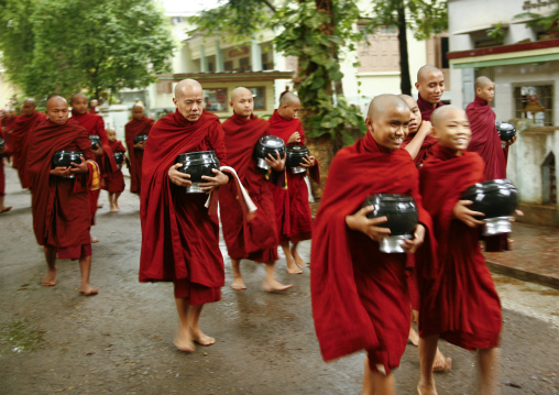 Monks Luncht At Mahagandayon Monastery In Amarapura, Myanmar