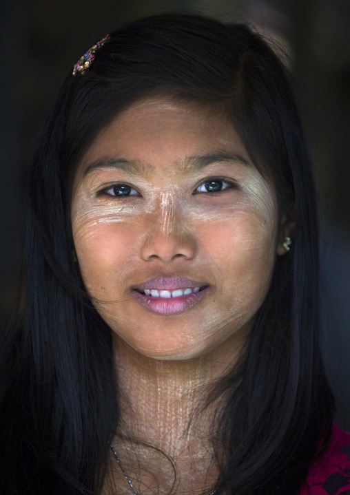 Beautiful Burmese Woman, Ngapali, Myanmar