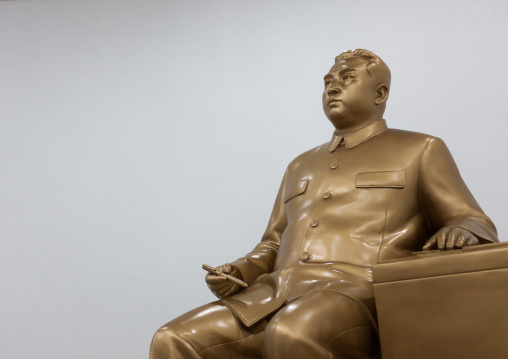 Kim il Sung statue in central history museum, Pyongan Province, Pyongyang, North Korea