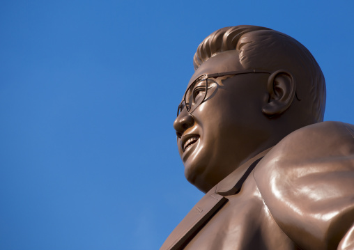 Kim Jong il statue in the Grand monument on Mansu hill, Pyongan Province, Pyongyang, North Korea