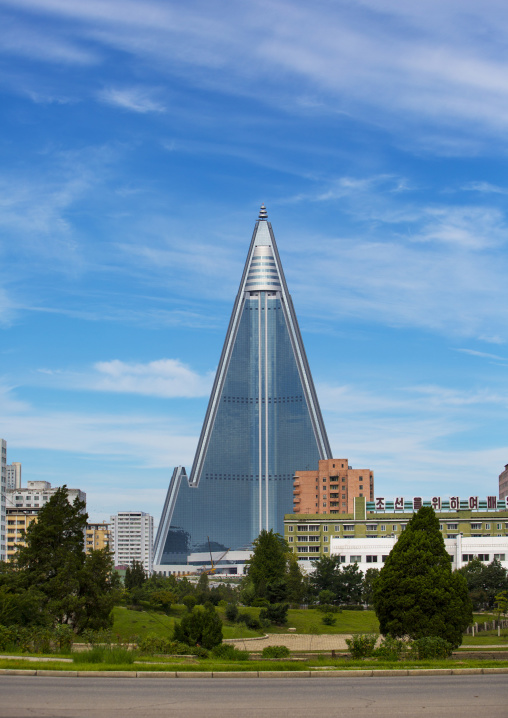 View of the pyramid-shaped Ryugyong hotel, Pyongan Province, Pyongyang, North Korea