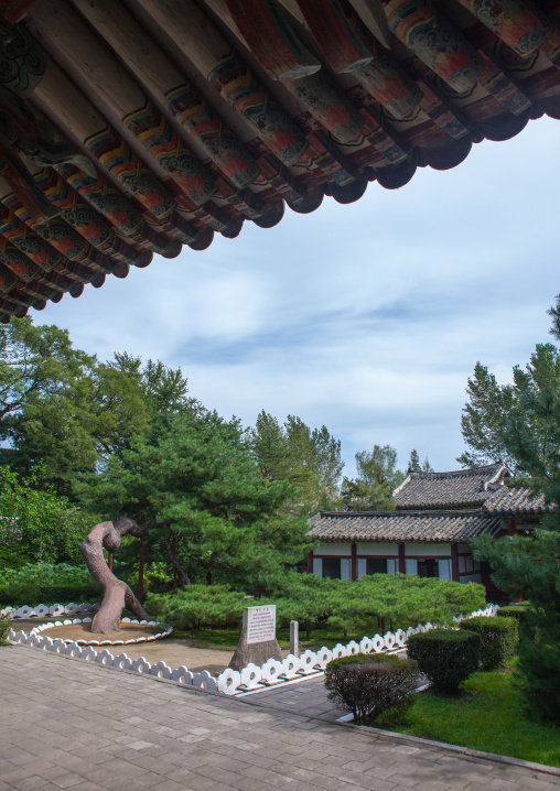 Garden of the former royal villa of Ri Song Gye founder of the choson dynasty, South Hamgyong Province, Hamhung, North Korea
