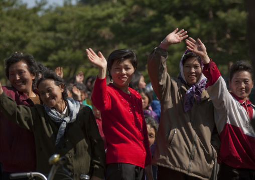 North Korean women waving, North Hamgyong Province, Chilbo Sea, North Korea