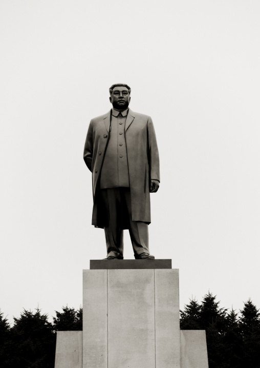 Statue to great leader Kim Il-sung, North Hwanghae Province, Kaesong, North Korea
