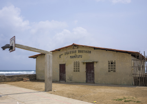 Panama, San Blas Islands, Mamitupu, Basketball Playground In Front Of A Baptist Church In A Kuna Indian Village