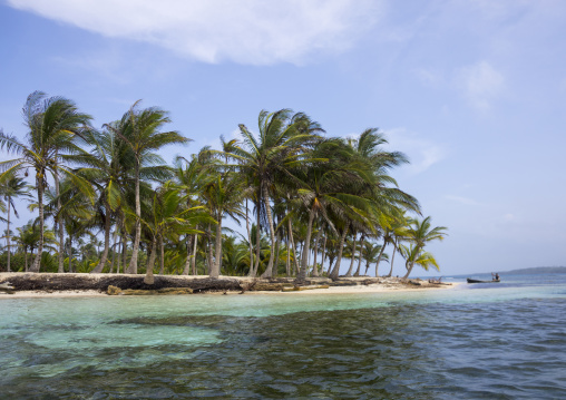 Panama, San Blas Islands, Mamitupu, Tropical Kuna Tribe Island In The Caribbean