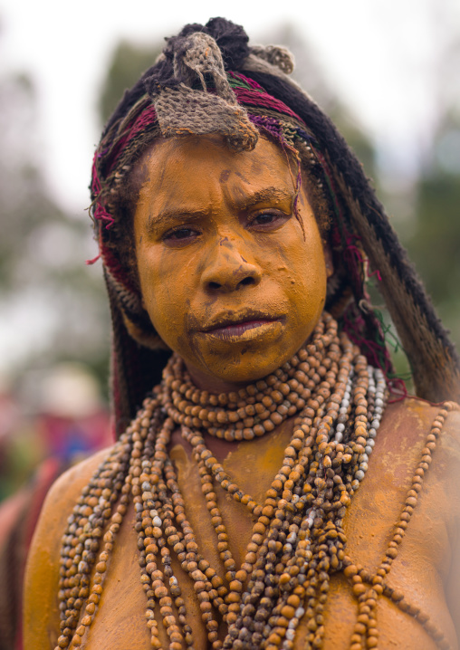 Mourning woman with body covered in mud, Western Highlands Province, Mount Hagen, Papua New Guinea
