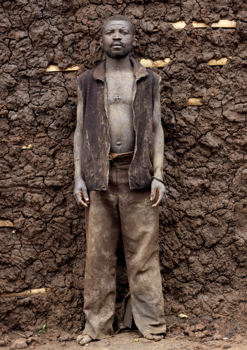 Batwa tribe man, Western Province, Cyamudongo, Rwanda