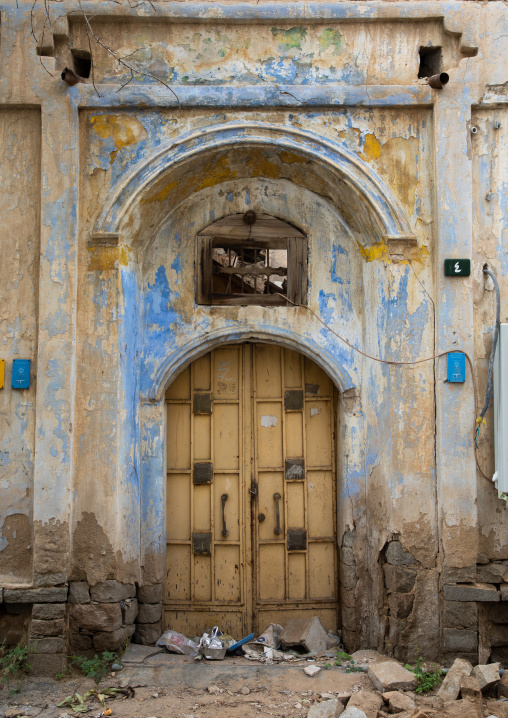 Metallic door of an old house, Mecca province, Taïf, Saudi Arabia
