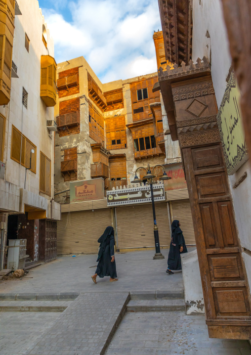 Old house with wooden mashrabiya in al-Balad quarter, Mecca province, Jeddah, Saudi Arabia