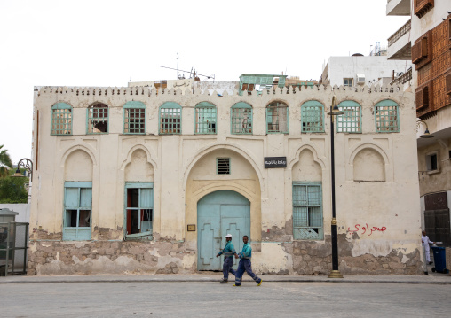 Old house used as a free dormitory in the past, Mecca province, Jeddah, Saudi Arabia