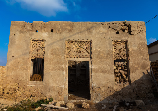 Farasani house with gypsum decoration and frescoes, Red Sea, Farasan, Saudi Arabia