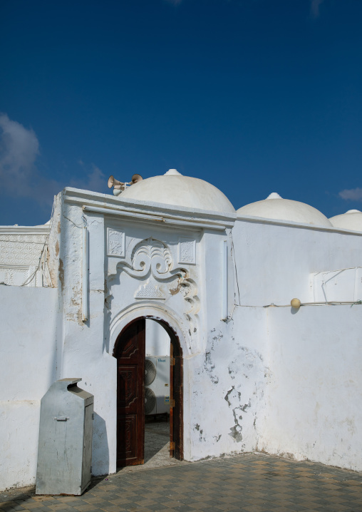 Doorway gypsum decoration of al Nadji mosque, Red Sea, Farasan, Saudi Arabia