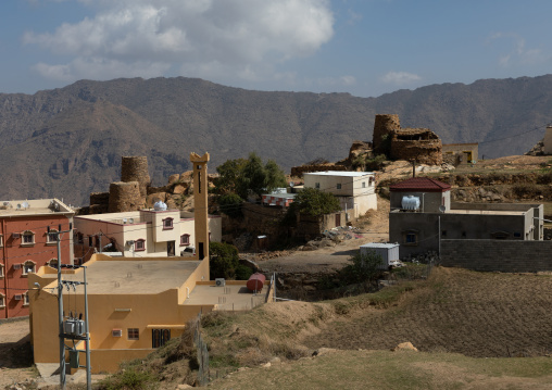 Old and modern houses in the mountains, Jizan Province, Addayer, Saudi Arabia