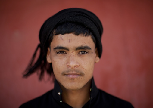 Portrait of a young saudi man, Jizan province, Addayer, Saudi Arabia