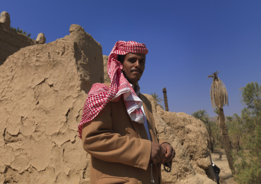 Portrait of a saudi man wearing a keffieh, Najran Province, Najran, Saudi Arabia
