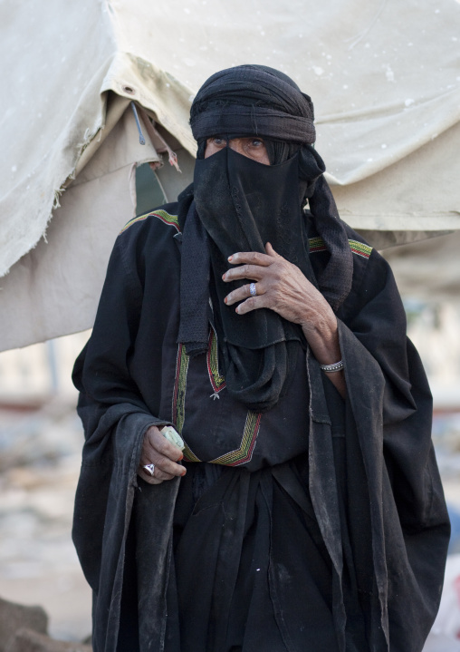 Old woman in the souk, Najran Province, Najran, Saudi Arabia