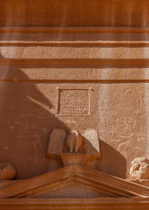 Merlon statue on the top of a nabataean tomb in madain saleh archaeologic site, Al Madinah Province, Al-Ula, Saudi Arabia